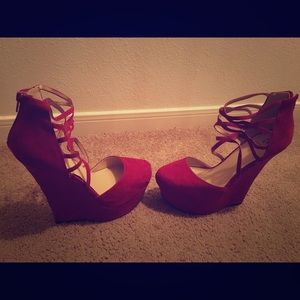 Shoe Dazzle Fuchsia Strapped Wedges